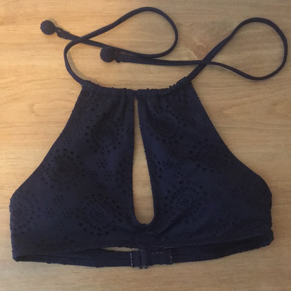 💙Cute Aerie Crochet Halter Keyhole Bikini Top💙
